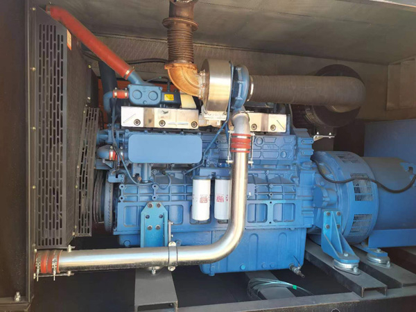 信宜燃油消耗率与进气温度的具体关系是什么？