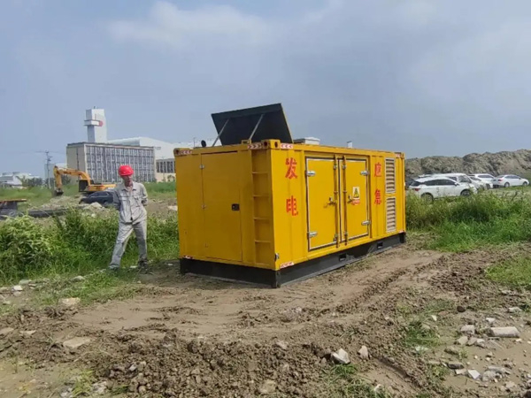 信宜冬季低温环境下，发电机组启动电瓶的容量需求是否会增加？